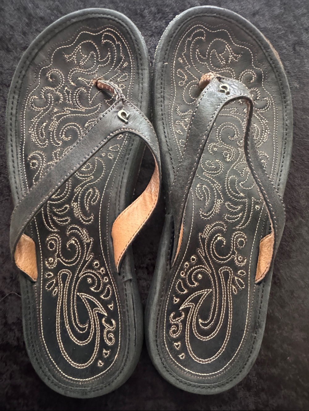 Olukai leather Flip Flop Sandal - Picture 5 of 6